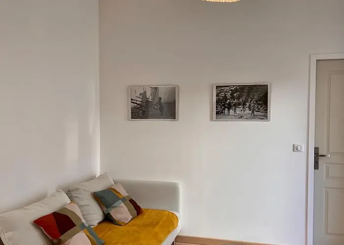 Apartment Village Centre *