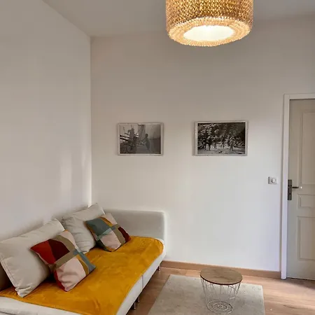 Apartment Village Centre *