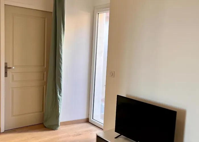 Apartment Village Centre *